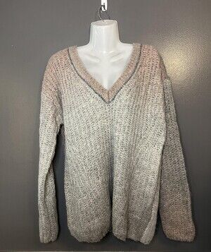 Venus Sweater Womens Medium Beige Gray Ombre Chunky Knit V Neck Cozy Pullover